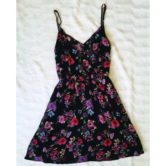 Forever 21 Dresses & Skirts - 3/$20⭐ Forever 21 Black Floral Mini Cami Dress